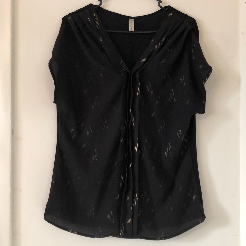 Black blouse v style collar/perSeption concept